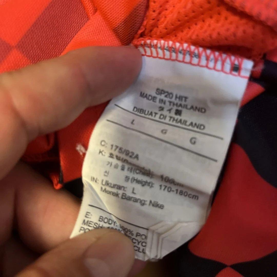 浦和レッズ2020プレマッチトップ 公式戦の試合前に着用するトレーニングトップ