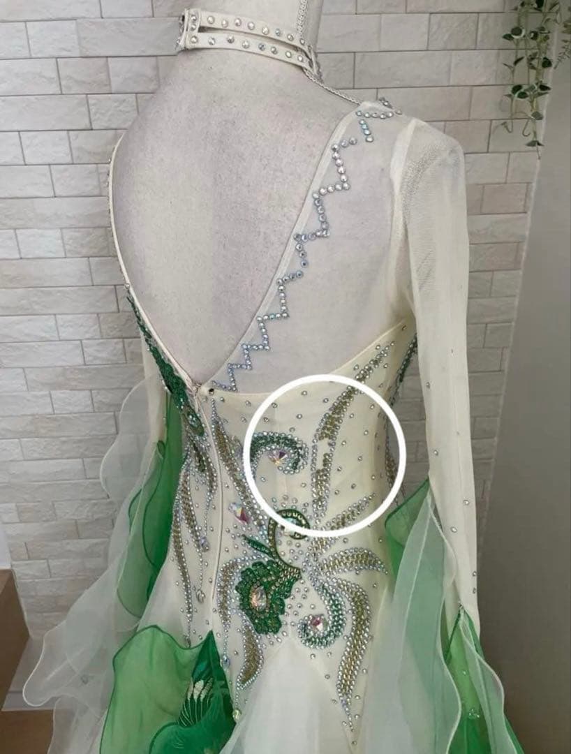 社交ダンス　スタンダードドレス ⭐️クリーム色&グリーン