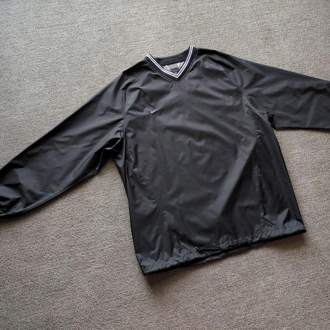 美品ナイキナイロンジャケットピステワンポイント刺繍バックプリント黒L