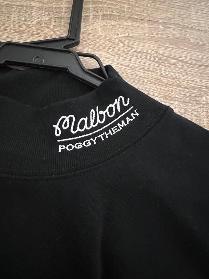 Malbon × Poggy モックネックTシャツ