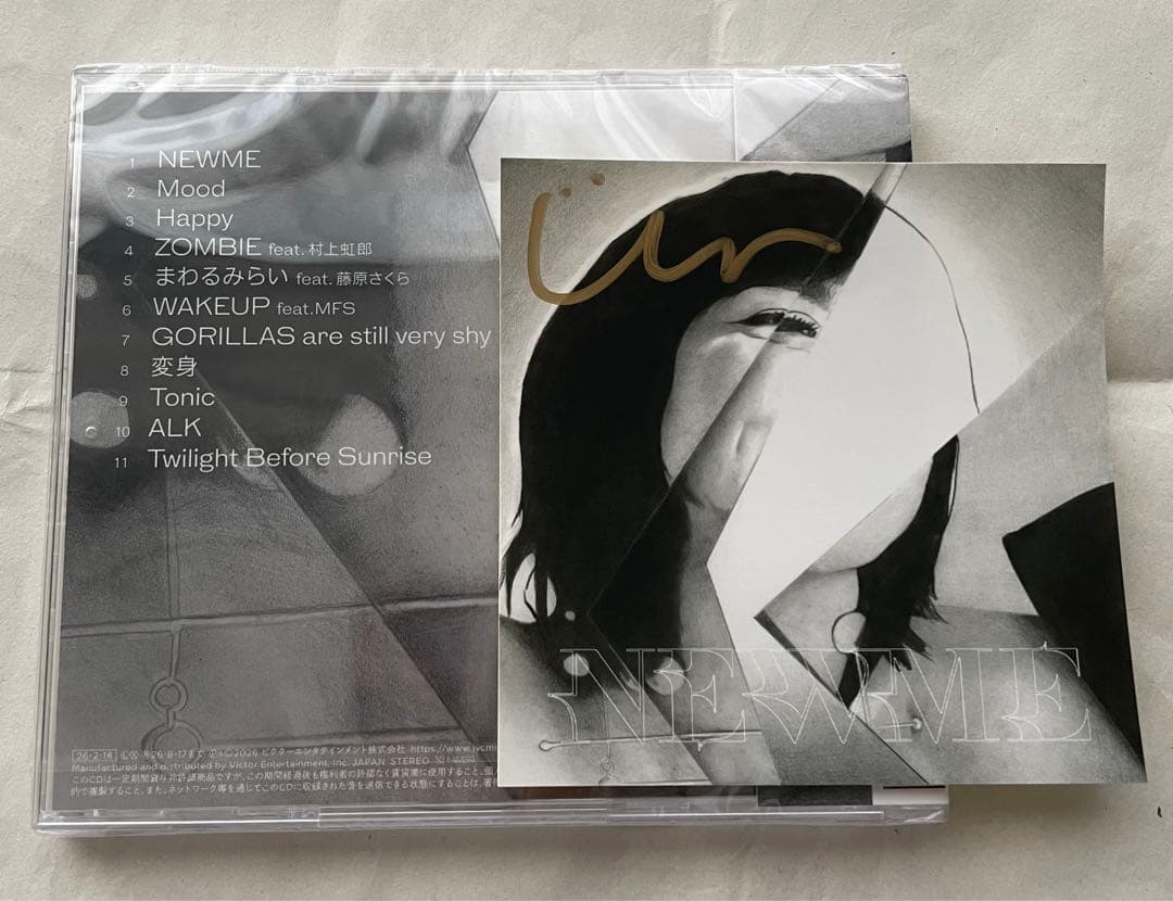 直筆サイン入りステッカー付 UA / NEWME 新品CD 坂本龍一 ウーア