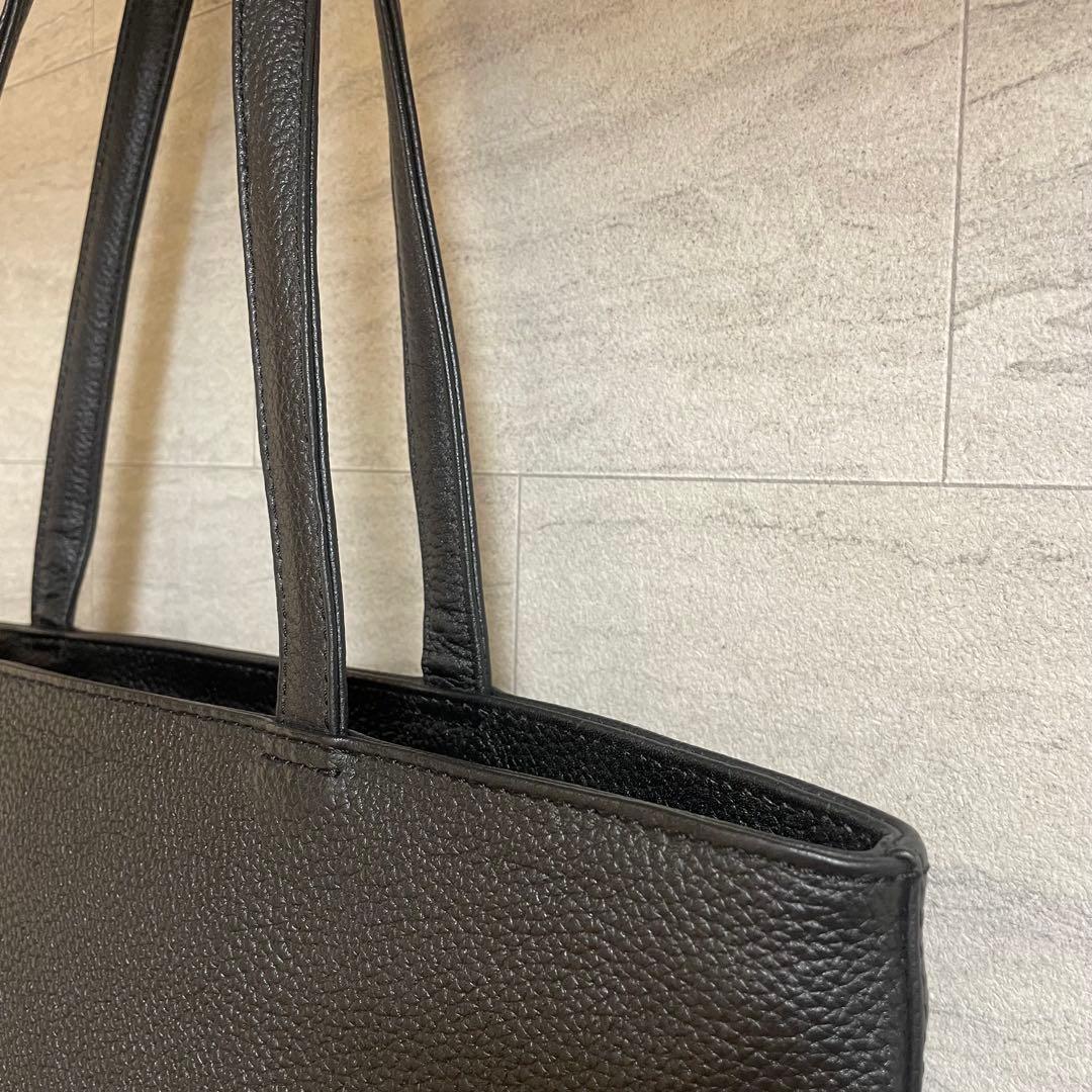 【HushTug】ハッシュタグ トートバッグ 本革 ブラック　裏地ネイビーブルー