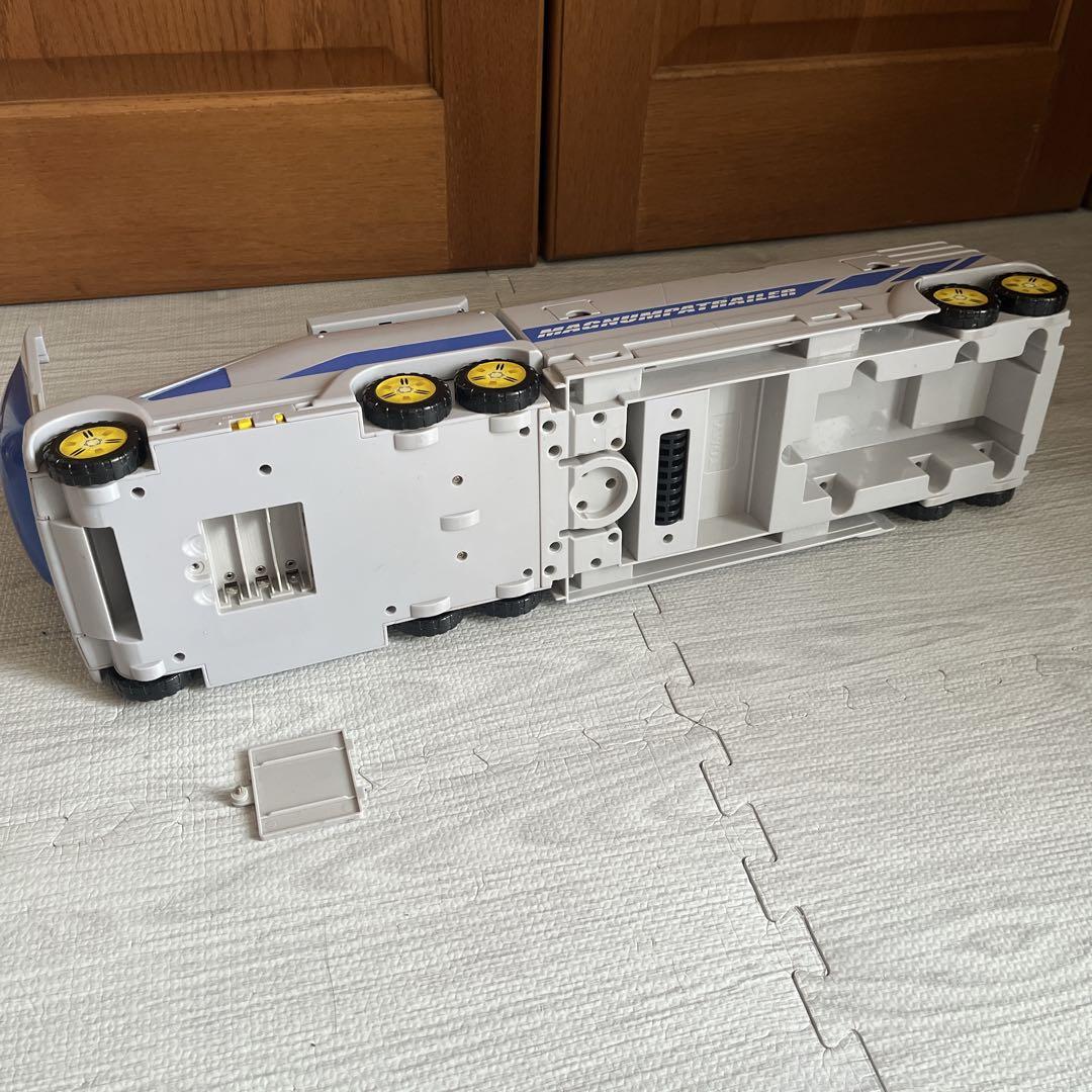 トミカ　緊急発進　マグナムパトレーラー