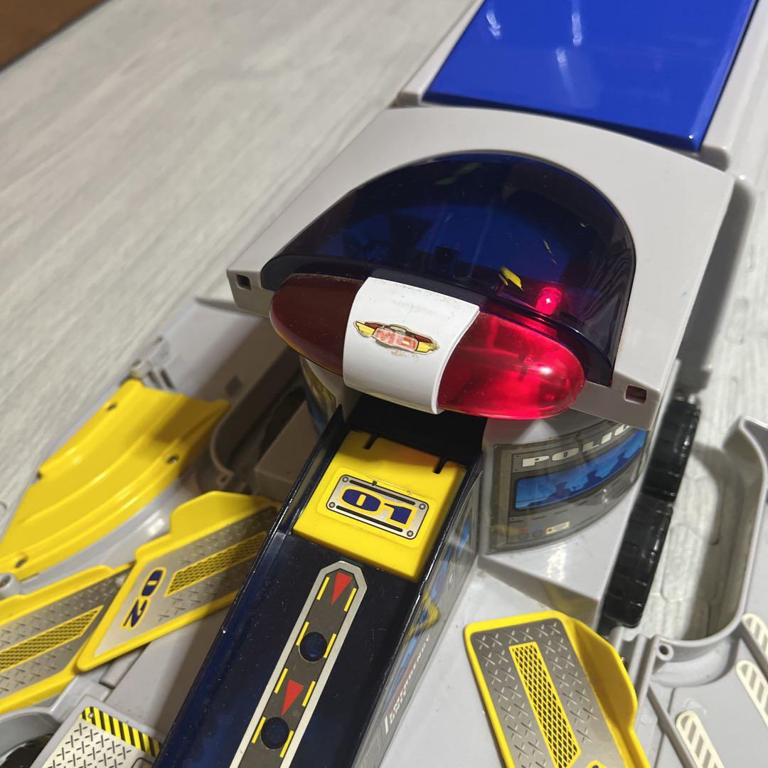 トミカ　緊急発進　マグナムパトレーラー