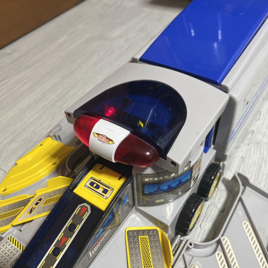 トミカ　緊急発進　マグナムパトレーラー