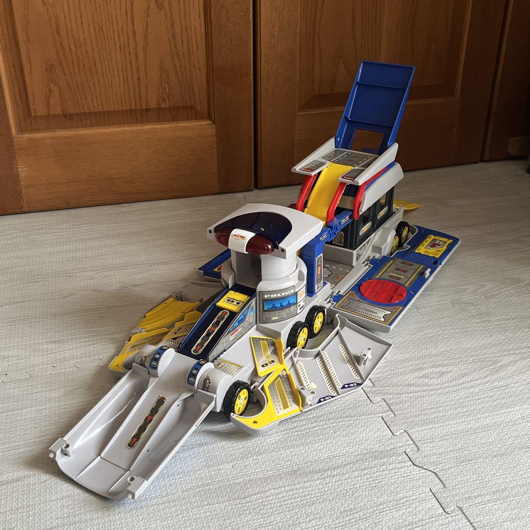 トミカ　緊急発進　マグナムパトレーラー