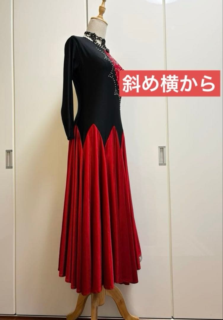 社交ダンス衣装　社交ダンスドレス　赤と黒、ビジューとフレアスカート