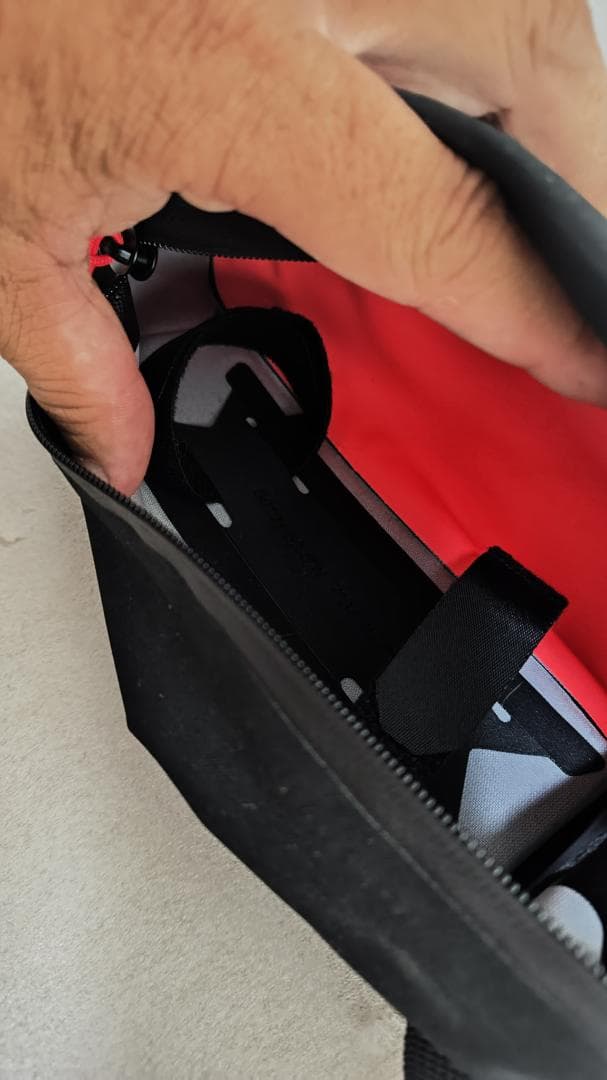 【ネサゲ】アピデュラ x キャニオン　フレームバッグ 黒