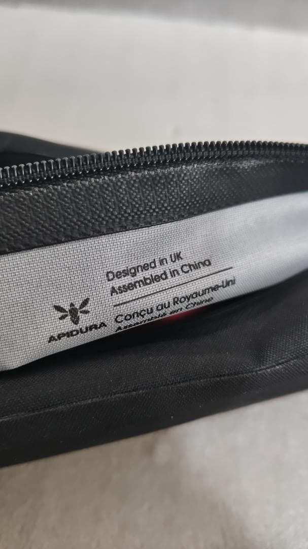 【ネサゲ】アピデュラ x キャニオン　フレームバッグ 黒