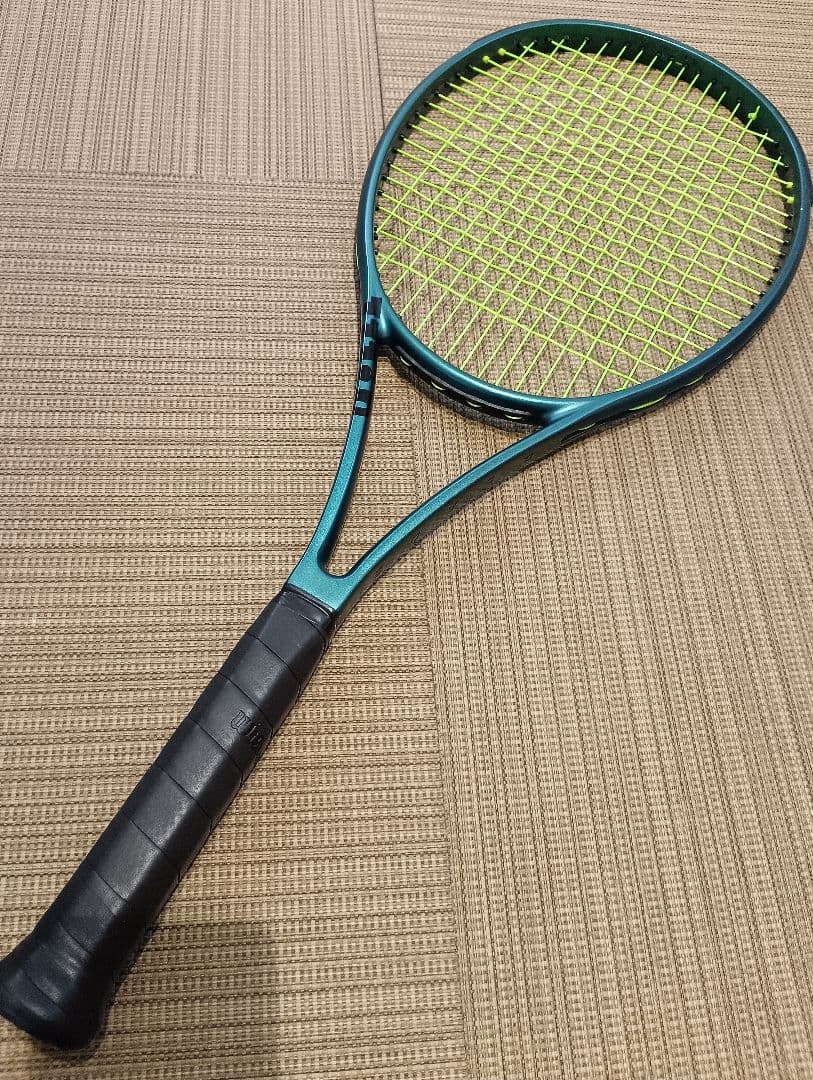 ウィルソン　ブレード98　最新現行モデル