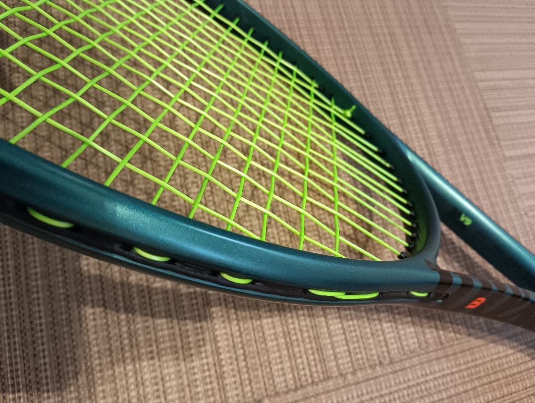 ウィルソン　ブレード98　最新現行モデル