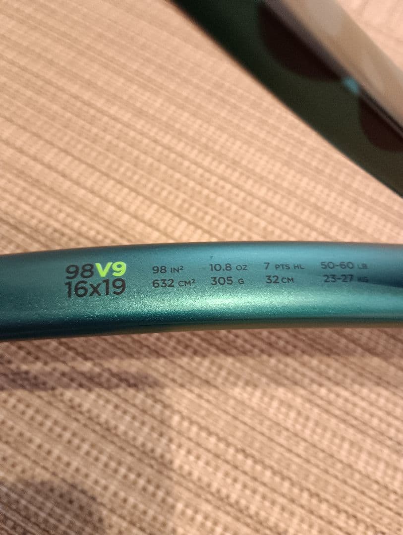 ウィルソン　ブレード98　最新現行モデル