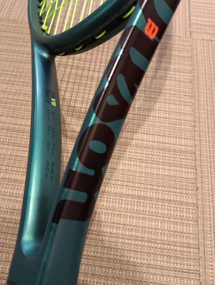 ウィルソン　ブレード98　最新現行モデル