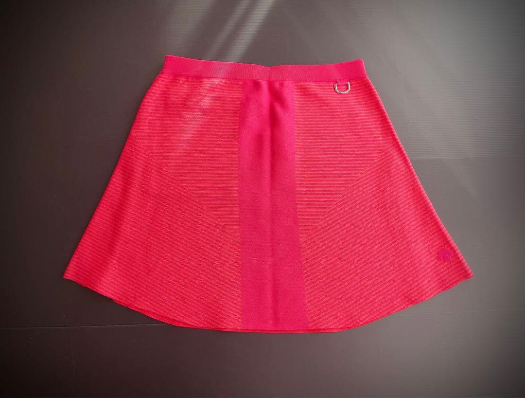 【新品タグ付き】デサントゴルフ　ニットスカート