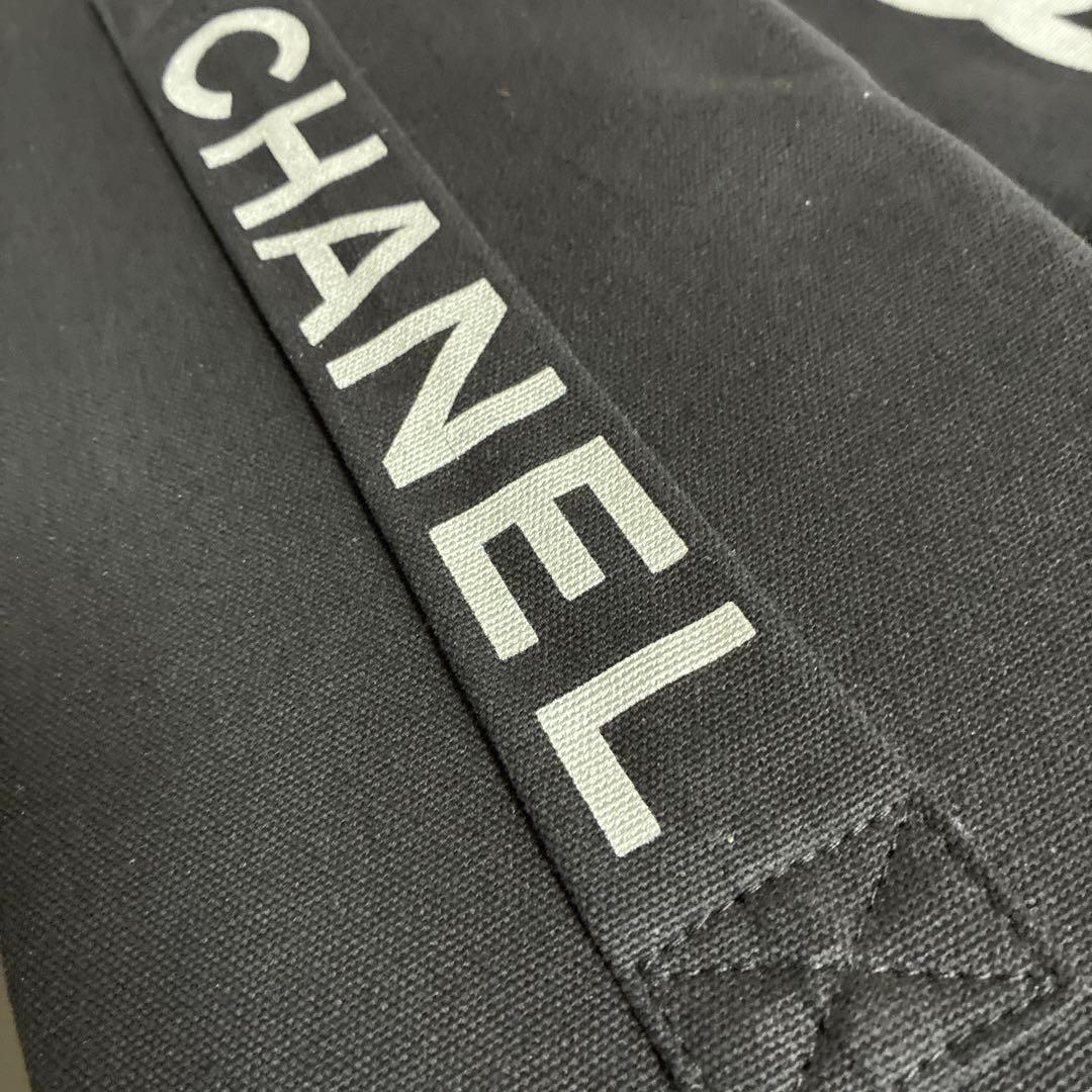 CHANEL ロゴ入り黒クッション ノベルティ2個セット