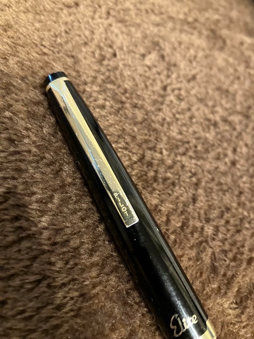 18K 750 (M) Elite 万年筆 黒