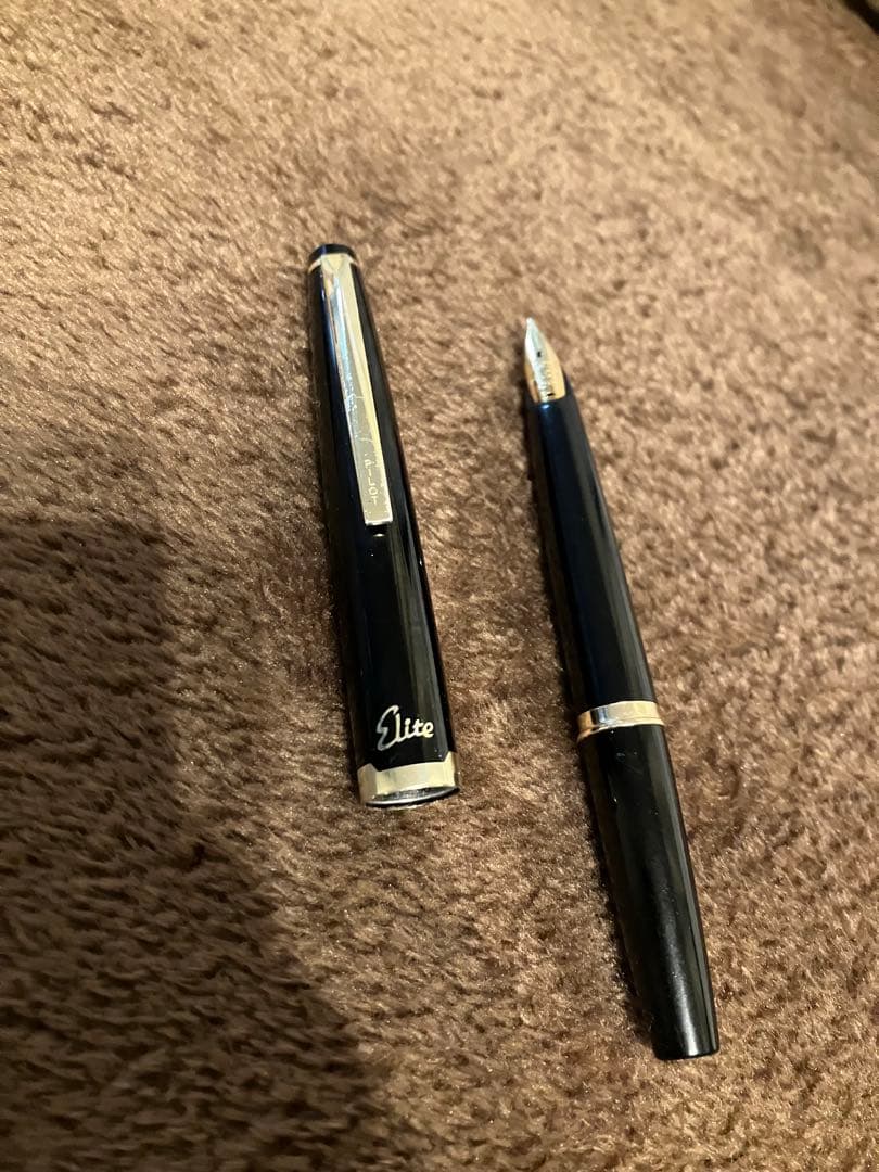 18K 750 (M) Elite 万年筆 黒