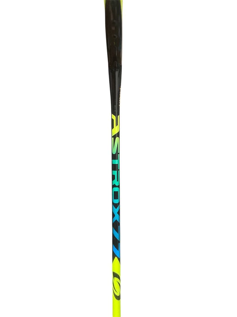 【極美品】YONEX ヨネックス　バトミントン ASTROX77 4UG5 廃盤