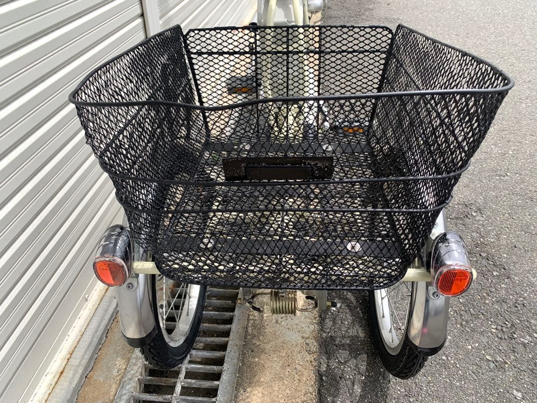 送料無料 Panasonic電動三輪自転車 8.9Ah 長押し4点灯 動作確認済