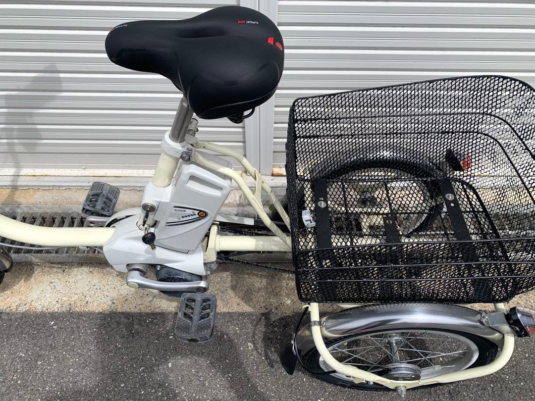 送料無料 Panasonic電動三輪自転車 8.9Ah 長押し4点灯 動作確認済