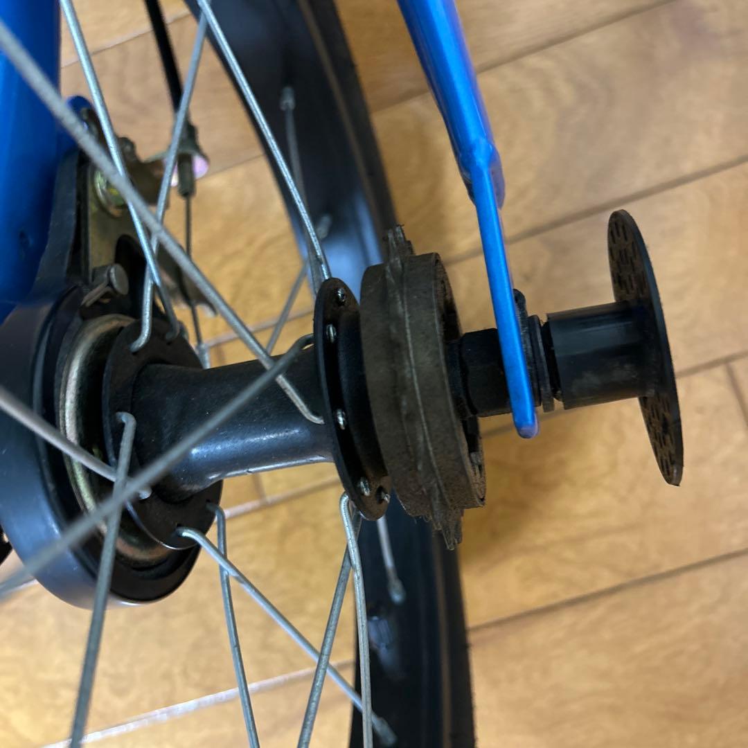 STRIDER14x 青　キックスタンド・未使用ペダル付き　空気入れ付き