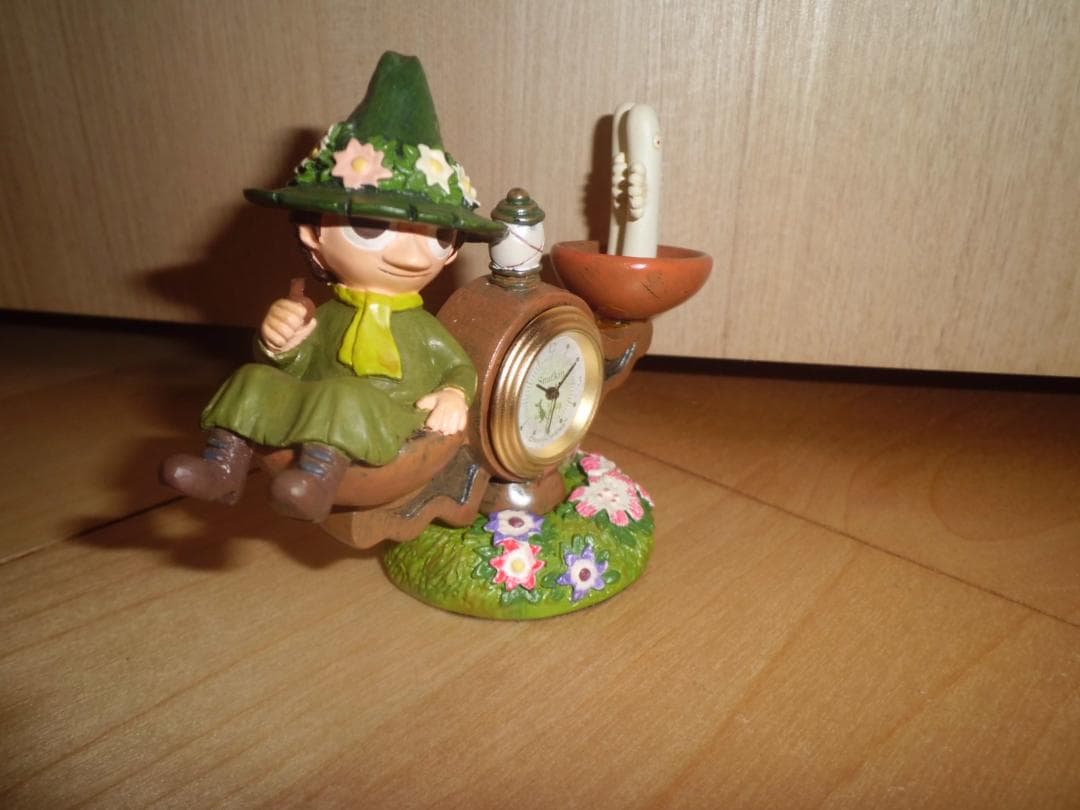 ムーミン谷 スナフキンとニョロニョロ　置時計　置き時計