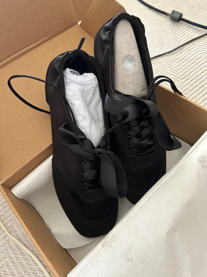 2.3回使用VIVALA ブラック バレエシューズ　スニーカー