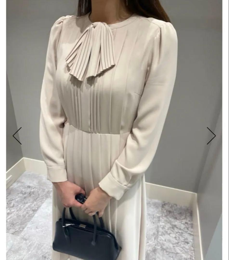美品　セルフォード　ロングワンピース　ボウタイ　プリーツ　ベージュ　サイズ38