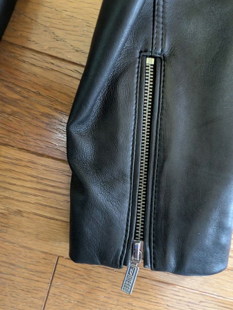 DIESELライダーズ　　破れあり（左上腕後ろ側）