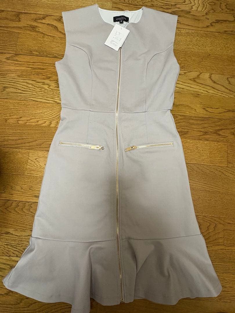 エミリアウィズ　ワンピース