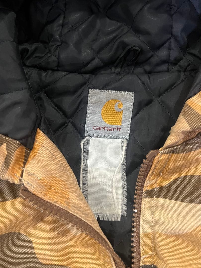Carhartt アクティブジャケット 鬼フェード　古着　ユニセックス　迷彩柄
