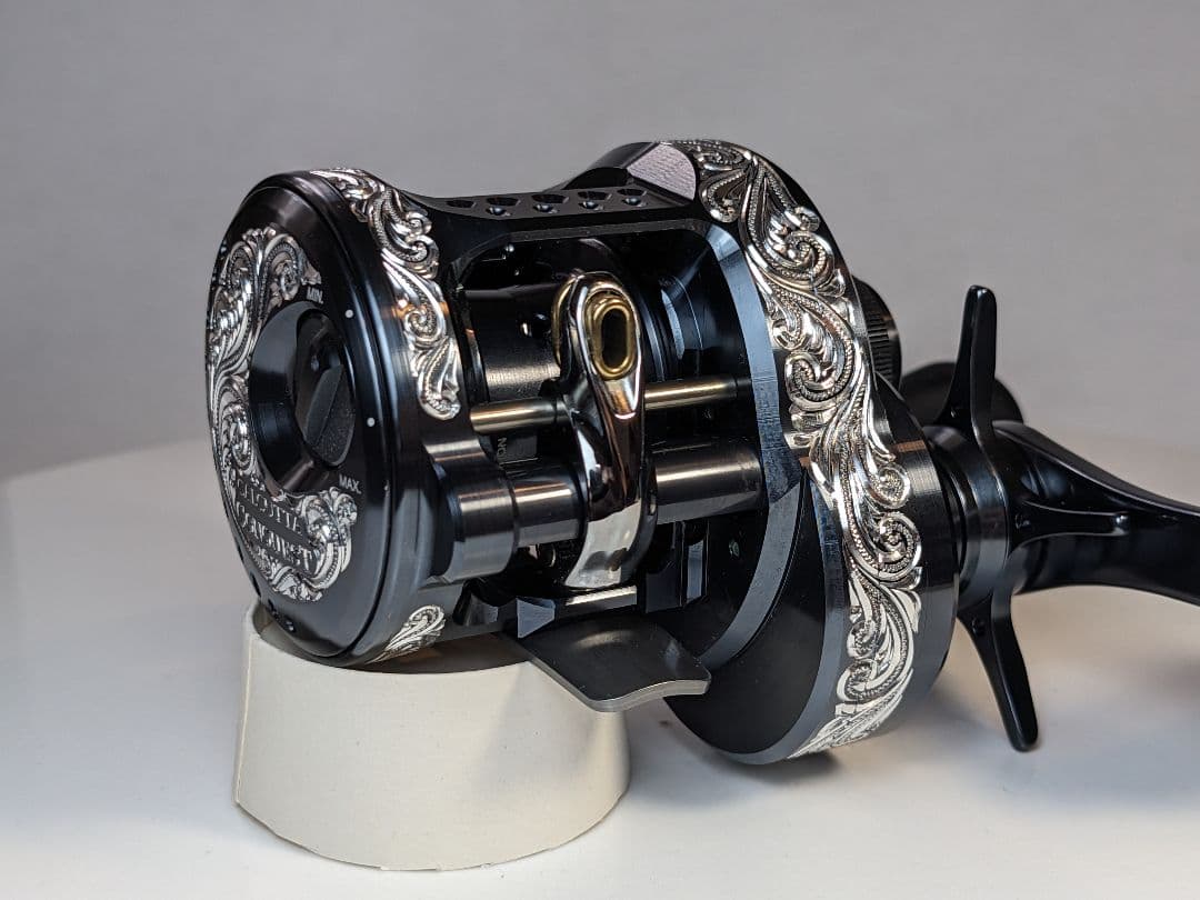 CALCUTTA CONQUEST 31HG 彫金 Engraving