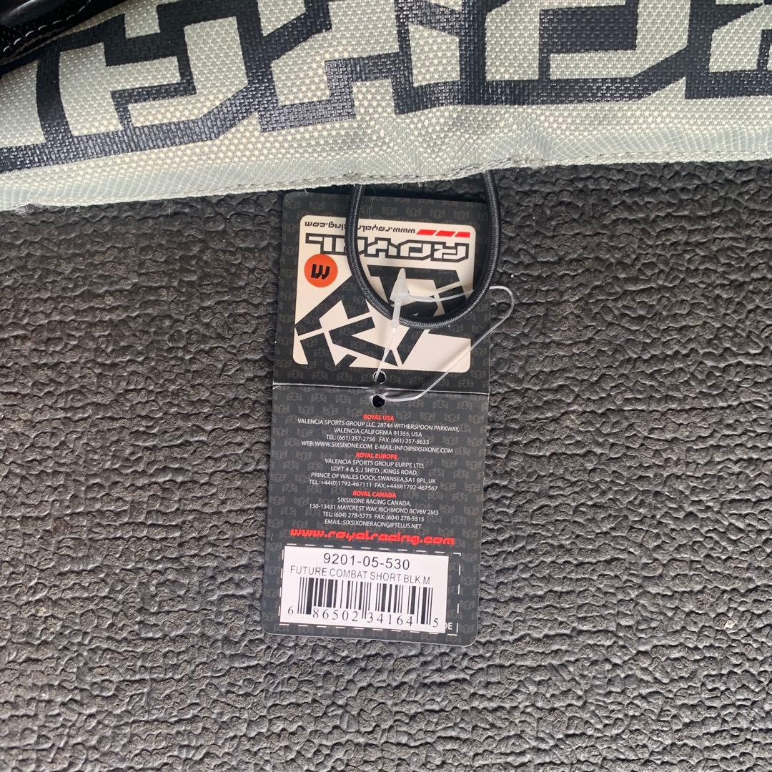  半ズボン、サイズ￼M