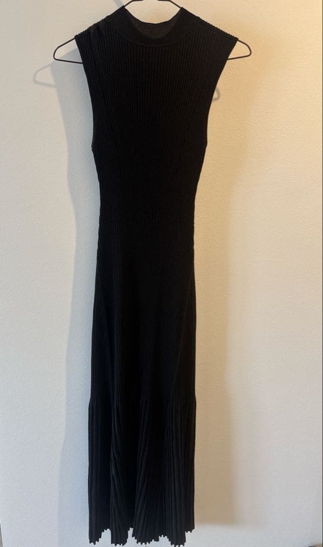 anuans セミマーメイドニットワンピース　ブラック