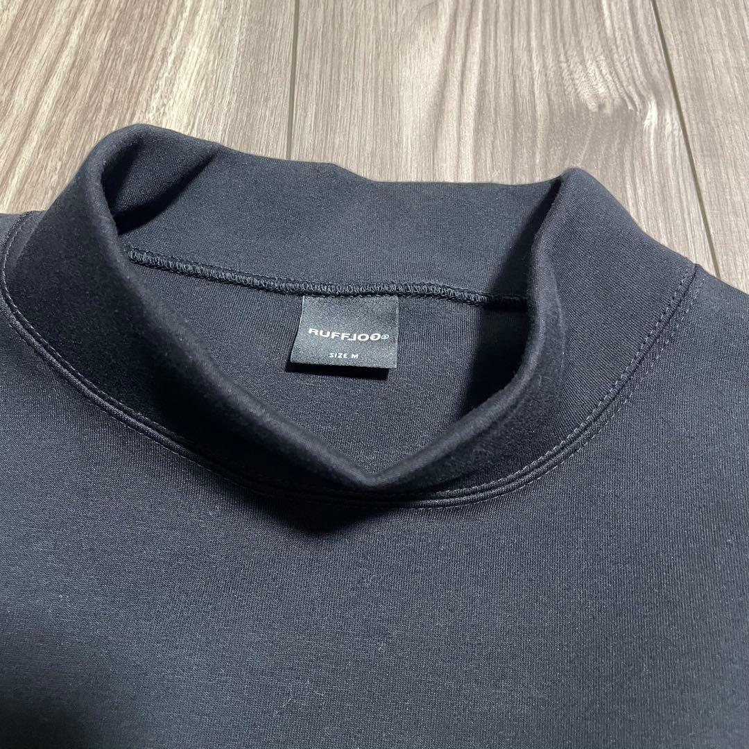 美品✨RUFFLOGのトップス