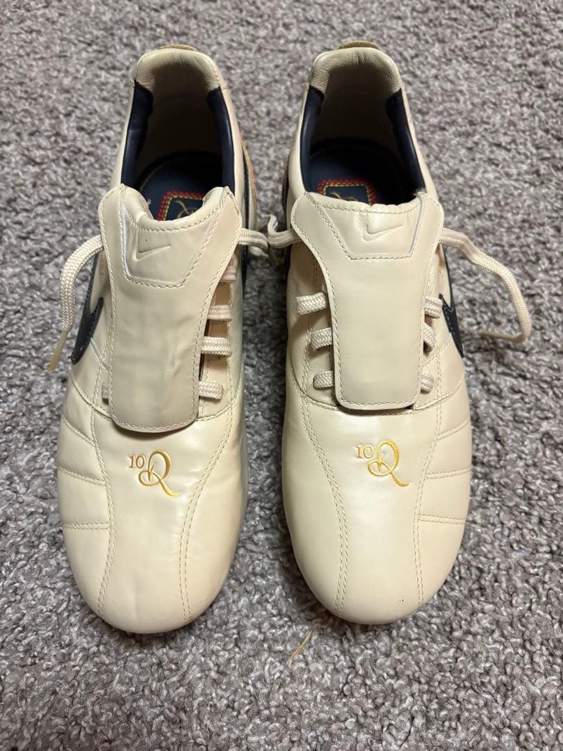 ナイキ　ティエンポ　ロナウジーニョ　HG サッカー　スパイク　NIKE シューズ