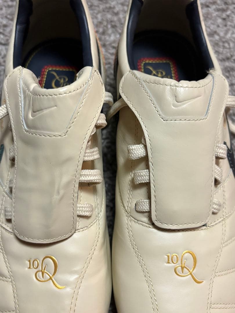 ナイキ　ティエンポ　ロナウジーニョ　HG サッカー　スパイク　NIKE シューズ