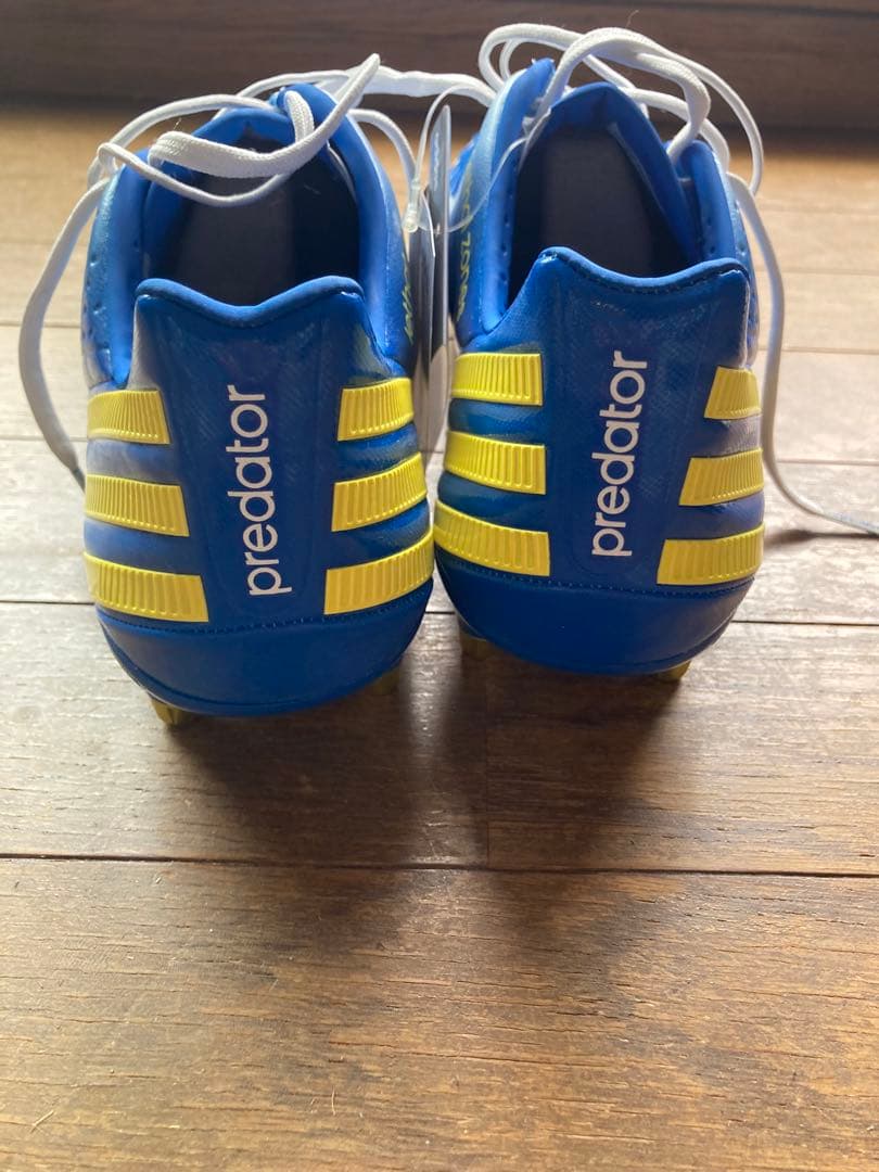 adidas Predator サッカーシューズ ホワイト/ブルー/イエロー