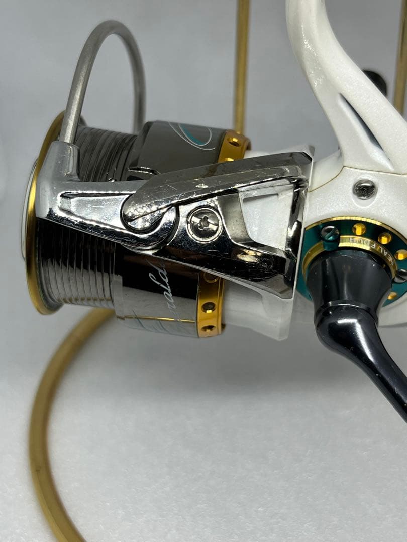 ダイワDAIWA スピニングリール 09エメラルダス 2506