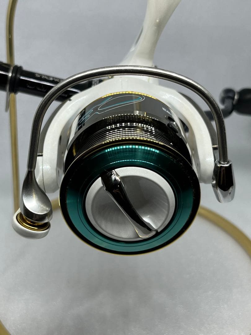 ダイワDAIWA スピニングリール 09エメラルダス 2506