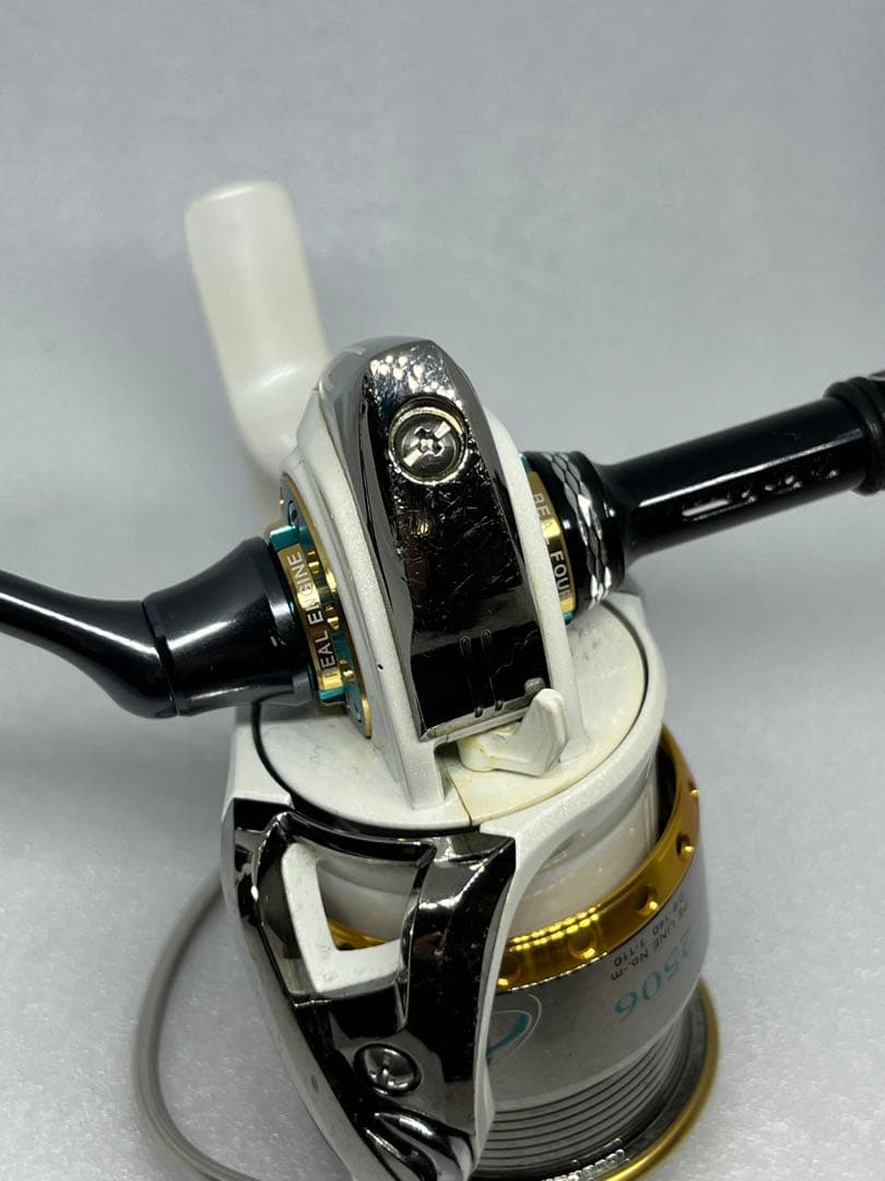 ダイワDAIWA スピニングリール 09エメラルダス 2506