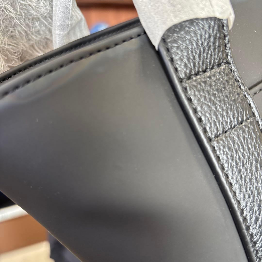 ウノピューウノウグァーレトレ　カートバッグ 訳あり　新品