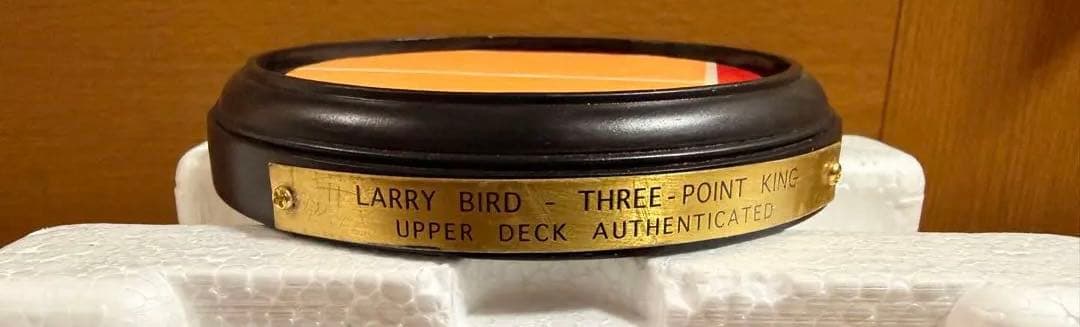 Upper Deck Larry Bird TributesフィギュアCOA付