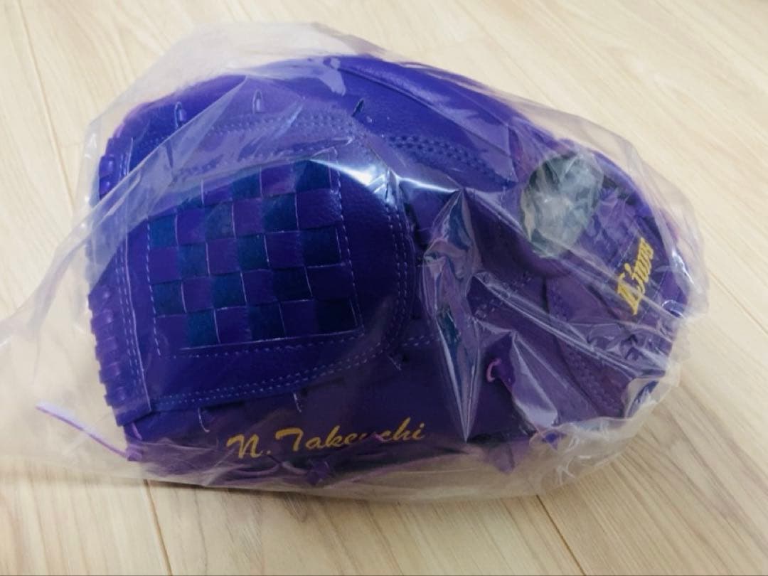 西武ライオンズ　野球グローブ(非売品)　応援グッズ　武内 左利き