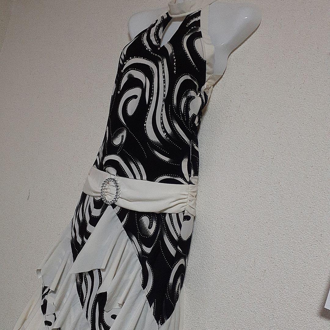 社交ダンス　ラテンドレス ミニデモ　ソロデモ　パーティー等　黒&白　Sサイズ