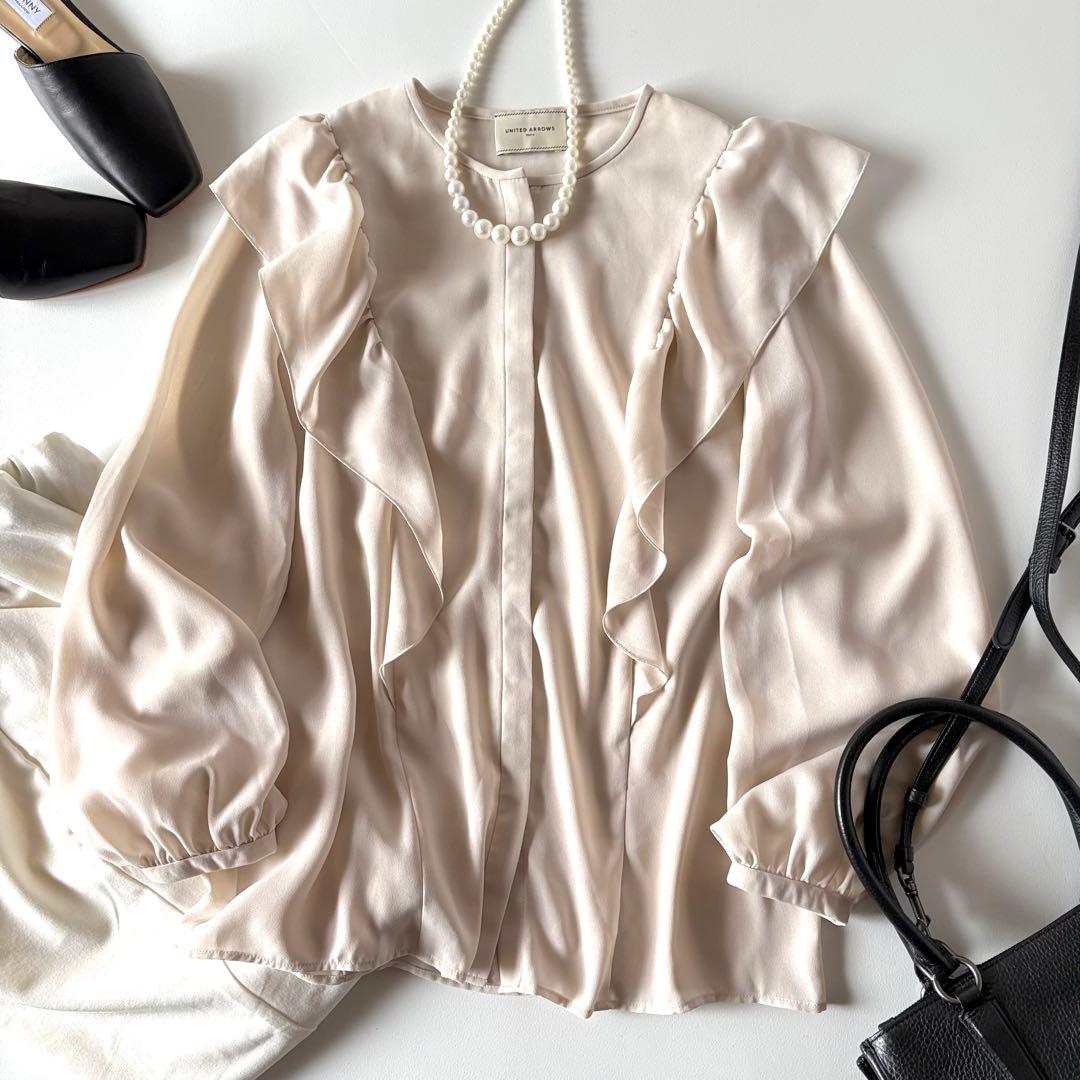 極美品♡　ユナイテッドアローズ　洗える♪　フリル　クルーネック とろみブラウス