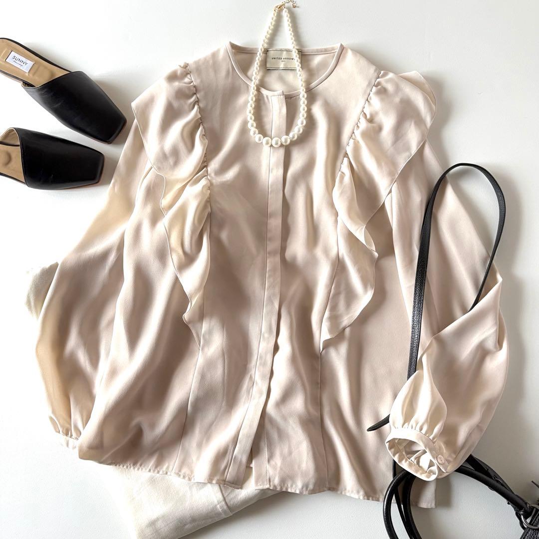 極美品♡　ユナイテッドアローズ　洗える♪　フリル　クルーネック とろみブラウス