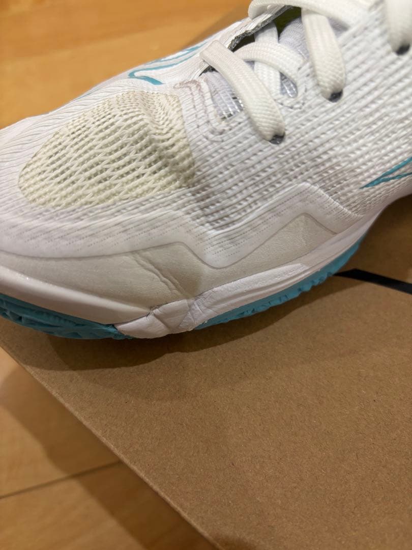 ミズノ　バレーシューズ　ウエーブライトニング