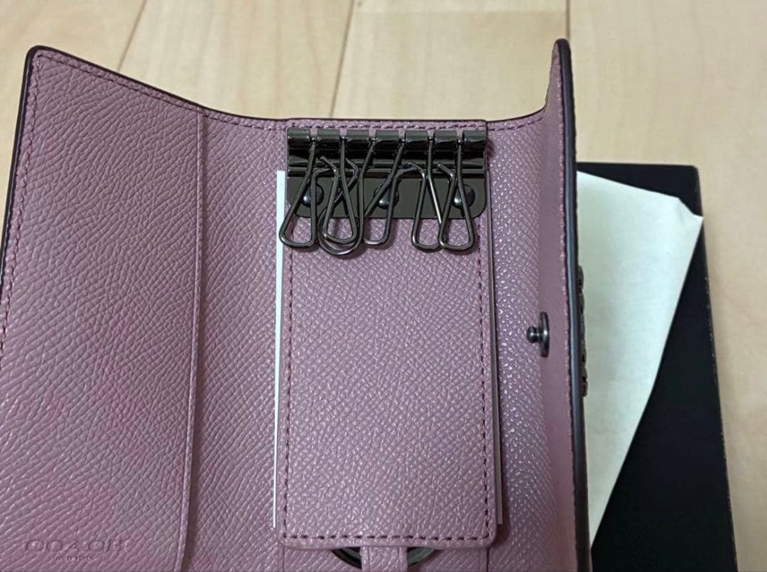 COACH ピンクレザー キーケース