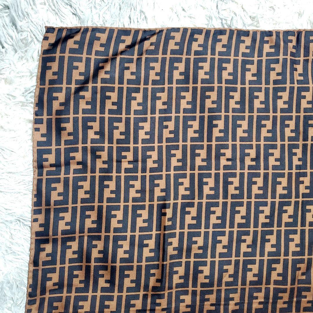 美品✨フェンディ FENDI✨スカーフ ズッカ柄 シルク100% 大判 ブラウン